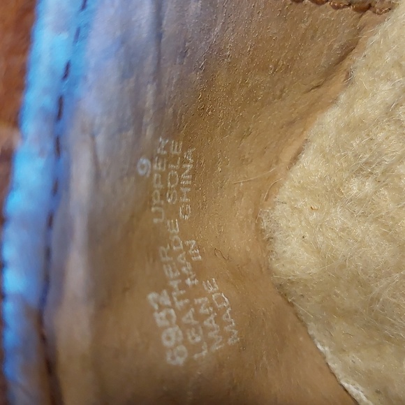 Minnetonka Moccasins - Picture 8 of 8